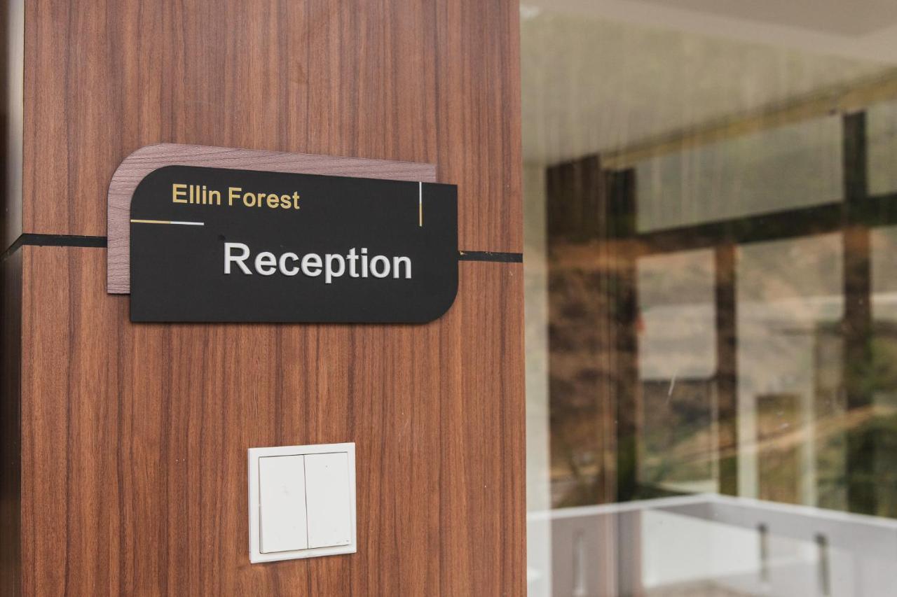 Ellin Forest Karaoke & Pool Resort Bukit Tinggi Bentong Exteriör bild